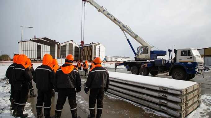 В Кургане на работника завода упал мешок весом почти в тонну