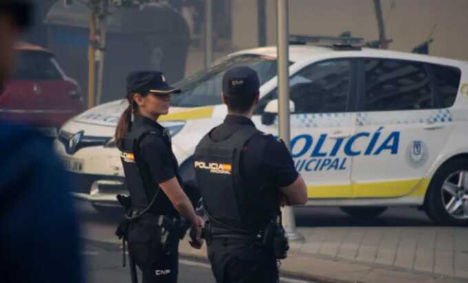В Испании женщина наехала на группу футбольных фанатов