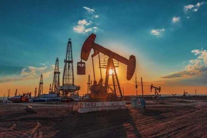 Санкции и дешёвая нефть сократили доходы России от экспорта