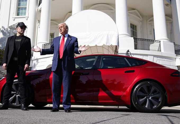Трамп собирается избавиться от своей красной Tesla