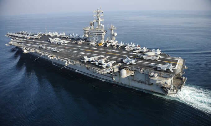 Авианосец USS Nimitz и группа США прибыли на Ближний Восток для усиления обороны