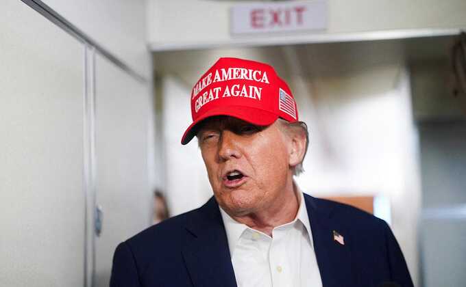Трамп резко ответил Медведеву на угрозы войны: «Не пугай Америку»