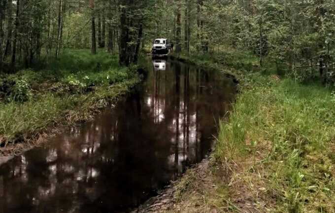 Село в Псковской области тонет в грязи