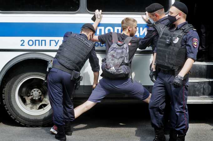 Подростки попытались отравить военного в Новосибирске